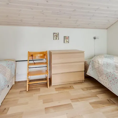 Three-bedroom Holiday In Hals