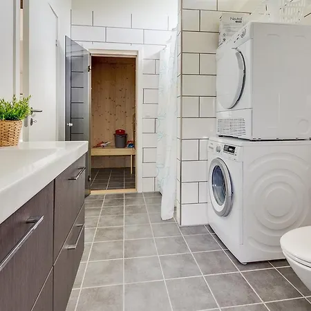 Three-bedroom Holiday In 펜션 *