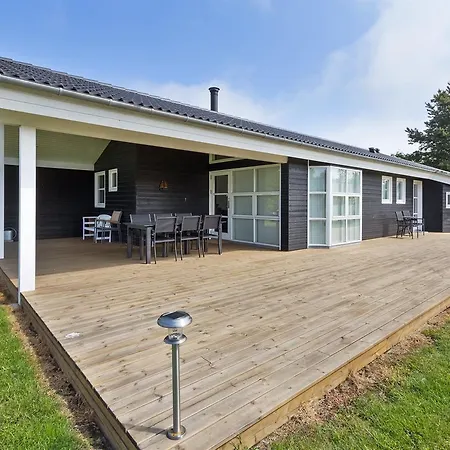 Three-bedroom Holiday In