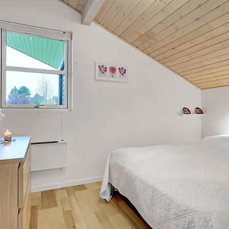 Three-bedroom Holiday In * Hals