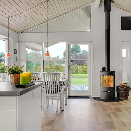 Three-bedroom Holiday In Hals